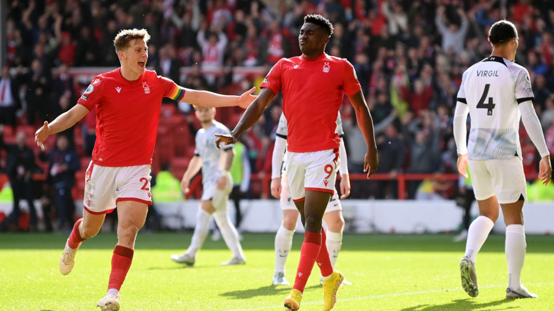 人关注的不 人关注的不